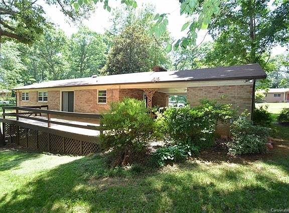 3rd image of 103 Buckingham Pl