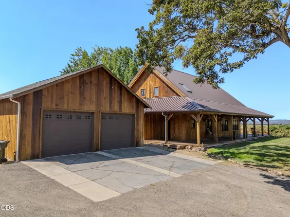 688 Worthington Rd, Eagle Point, OR 97524
