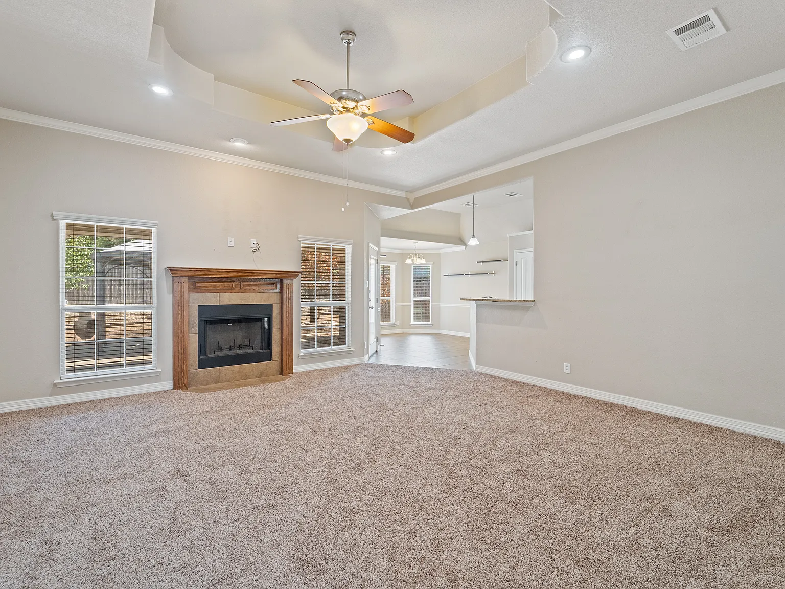 4 bed, 2030 sqft, $2,000 — Photo 4