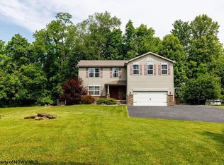 574 Mountain View Dr, Mount Clare, WV