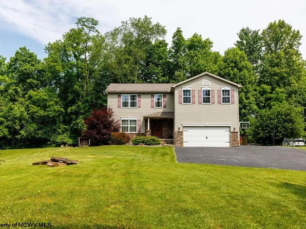 574 Mountain View Dr, Mount Clare, WV 26408