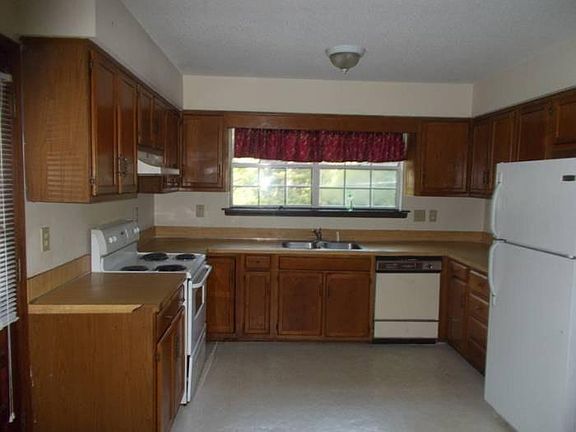 2nd image of 2815 Shaftsbury St