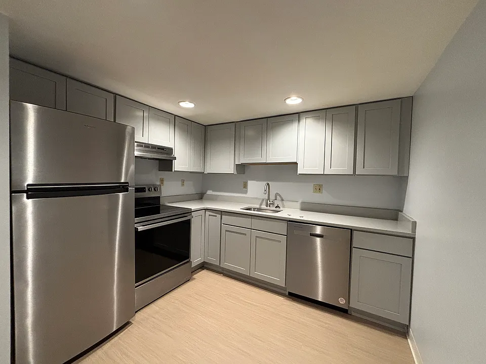 Unit 305 - kitchen