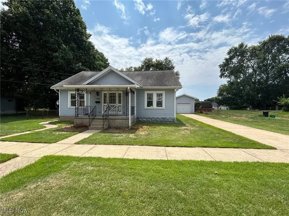 708 18th St, Vienna, WV 26105