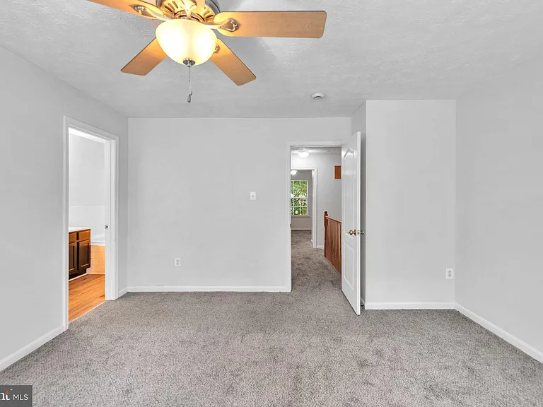 2406 Lemontree Ln — Photo 25
