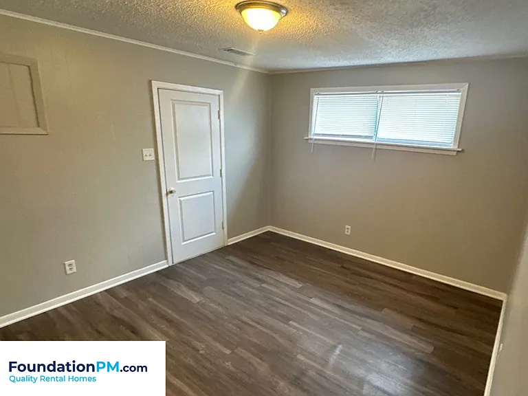 672 Carpenter St — Photo 19