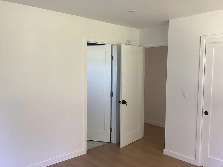 131 Sutphen St — Photo 19