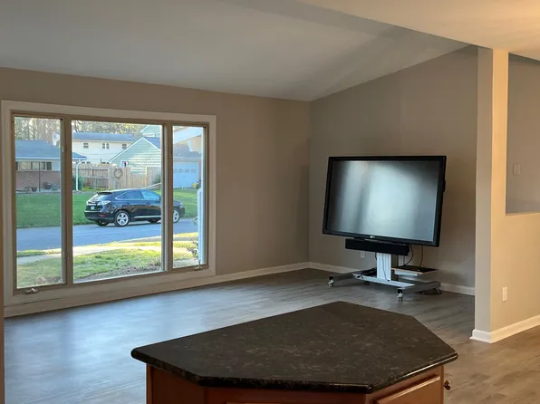 428 Hopkins Rd, Virginia Beach, VA 23452