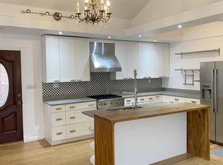 22477 76th Rd, Oakland Gardens, NY 11364