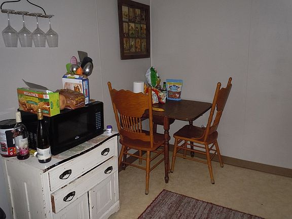 5th image of 98 East Ave