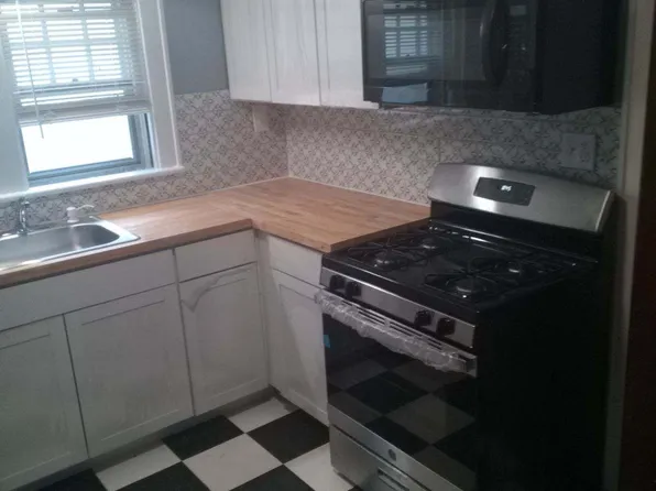 105 N Bowen St #2, Jackson, MI 49203