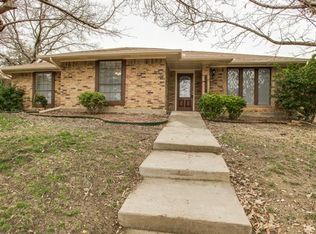 1614 Walker Dr, Carrollton, TX 75007