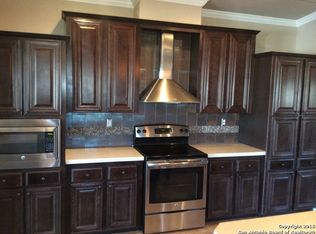 7248 Fm 327, Elmendorf, TX 78112