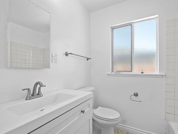 3rd image of 45526 Leatherwood Ave