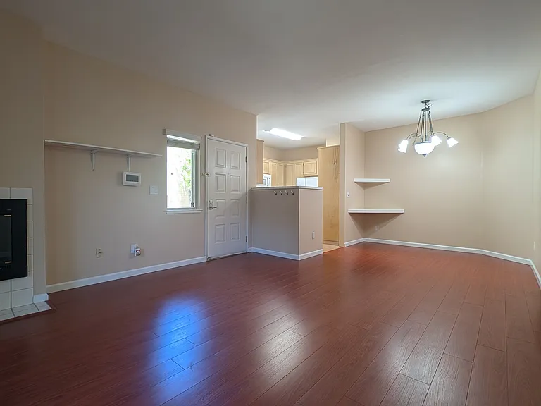 143 Tuscany Ct — Photo 2