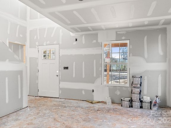 3rd image of 524 Bynum Ave