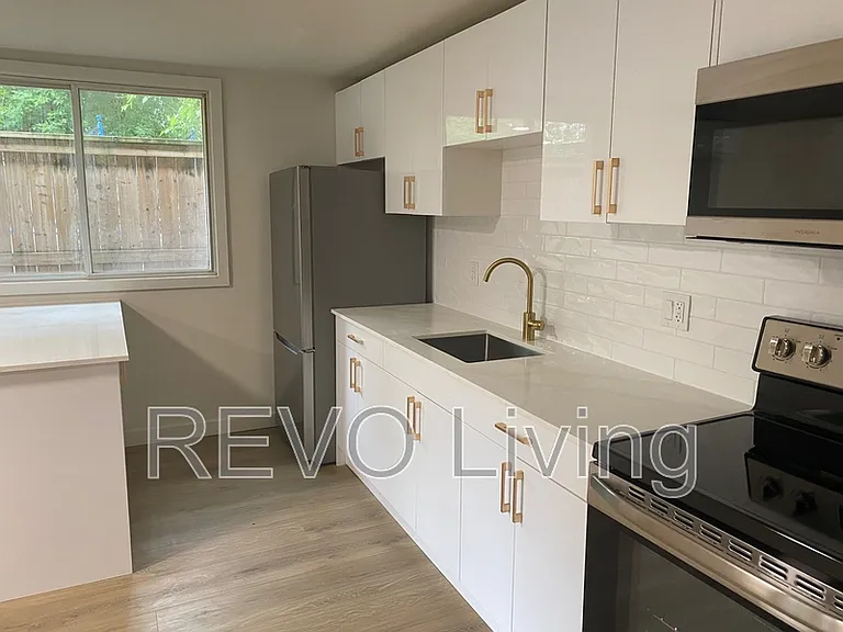3 Water St #ST7 — Photo 8
