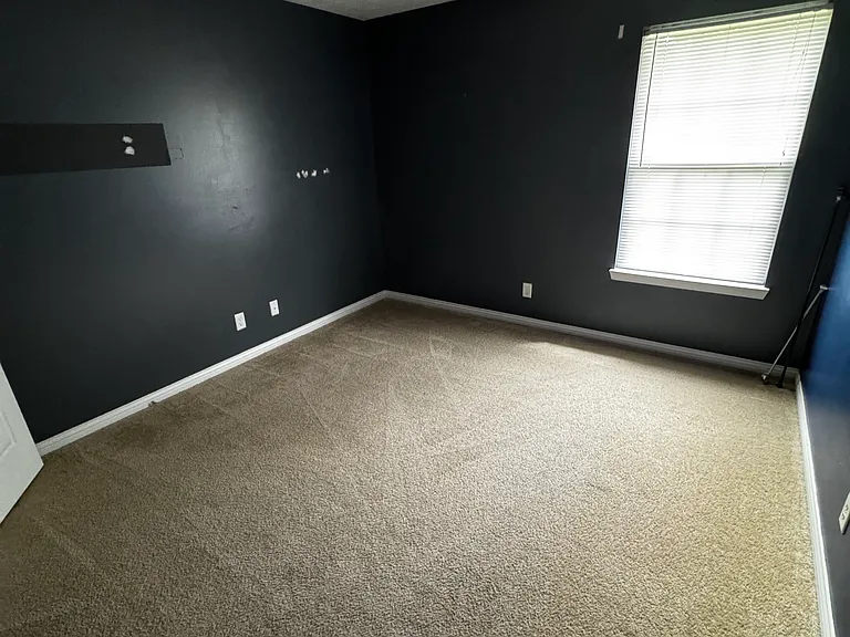4615 Boardwalk Dr — Photo 13
