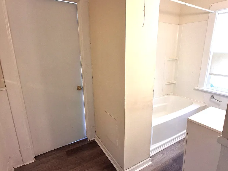 1709 Walnut St #6 — Photo 2