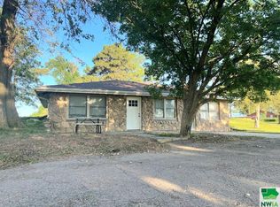 547 Golf Rd, South Sioux City, NE 68776
