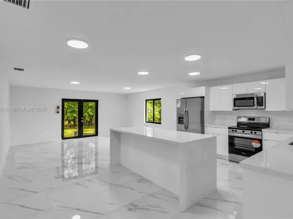 152 NW 18th, Homestead, FL 33030