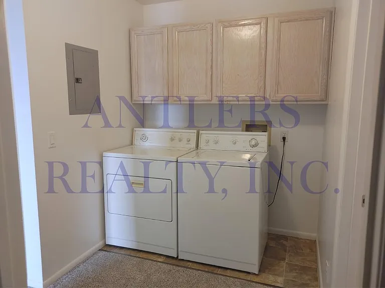 1112 Elm Ave — Photo 6