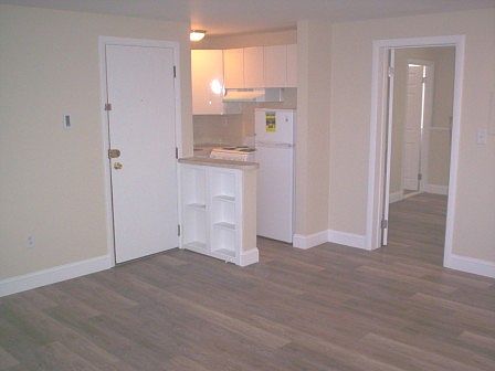 1st image of 582 Bedford St