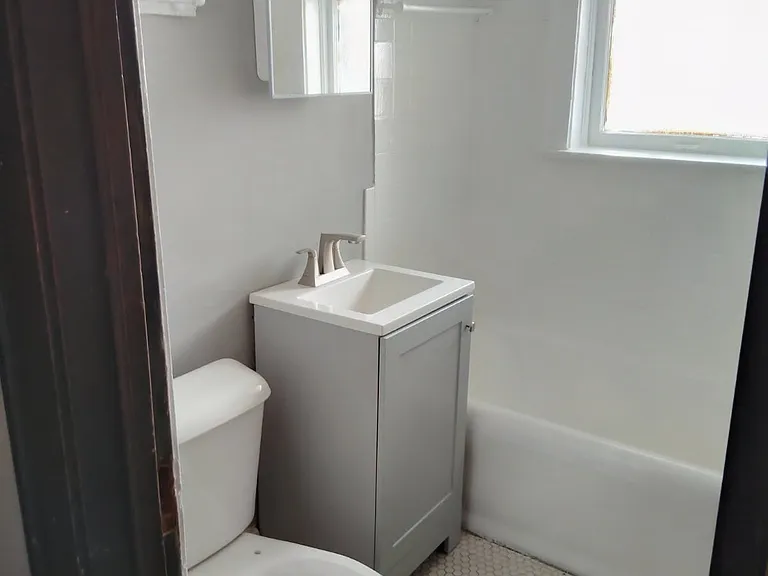 2535 W 63rd St — Photo 18