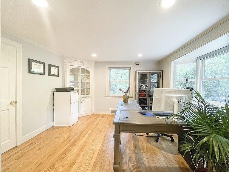37 Emerson Rd — Photo 11