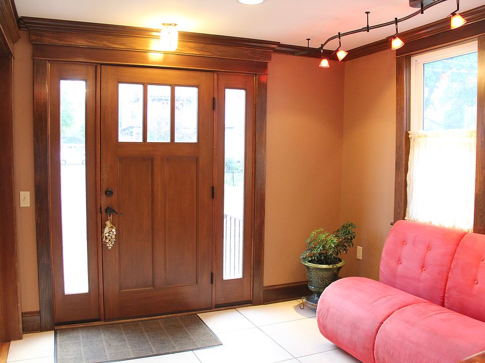 1st floor Main entrance