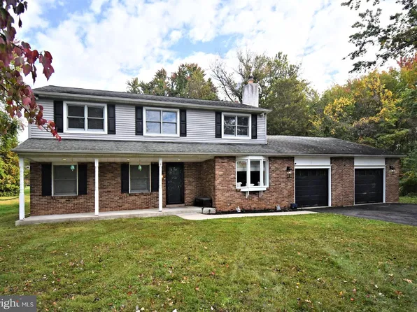 2221 Oakfield Rd, Warrington, PA 18976