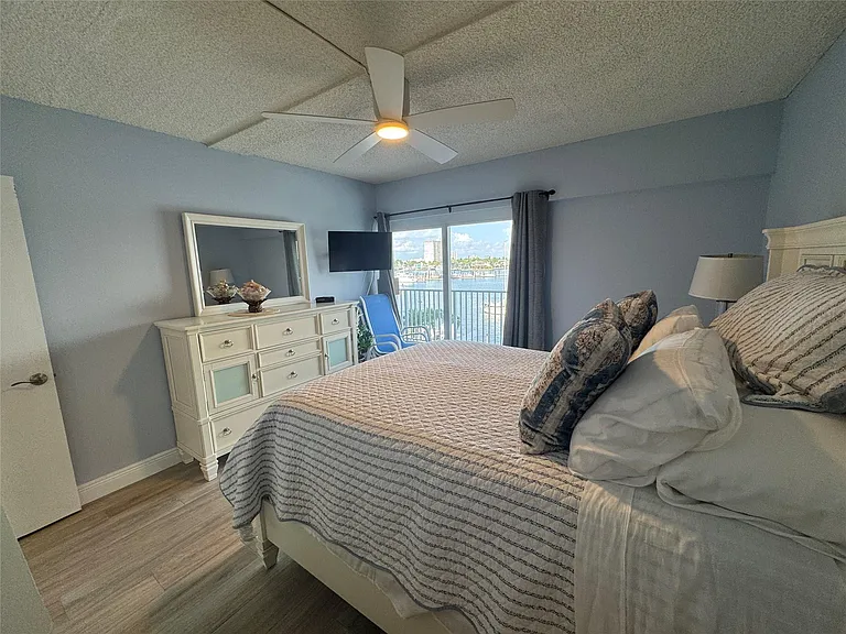 95 N Birch Rd #402 — Photo 10