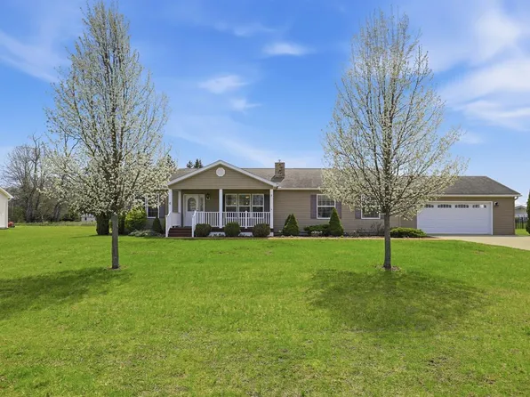 6 Wilcox Estates Dr, Waverly, NY 14892