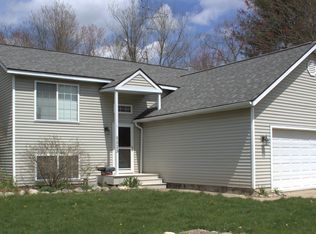 5825 Ell Ct, Fennville, MI