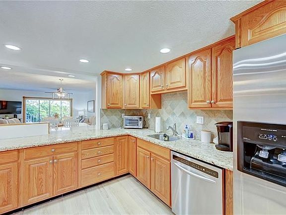 3rd image of 4629 Poinciana St APT 203