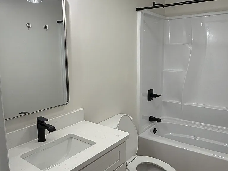 1523 Oleander Ave — Photo 8