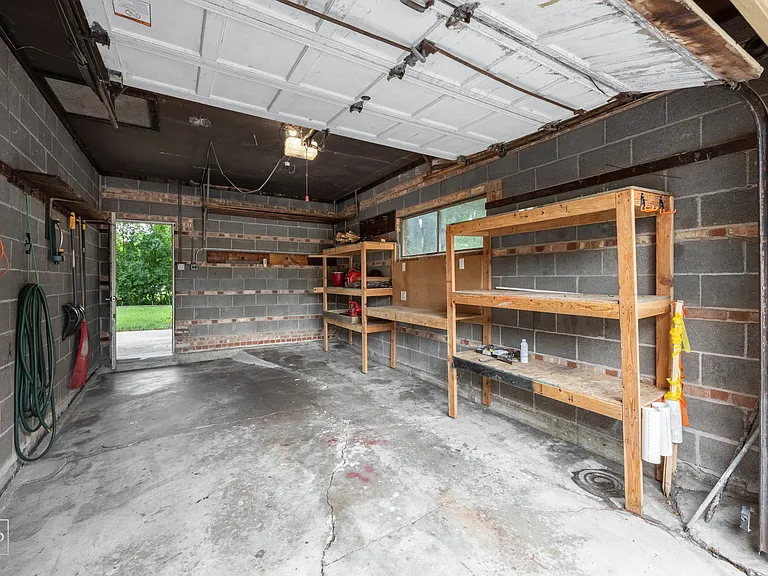 415 E Atwater Ave — Photo 52