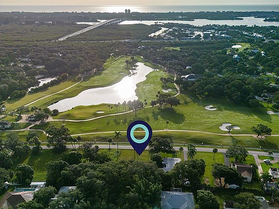 4th image of 2735 Country Club Dr