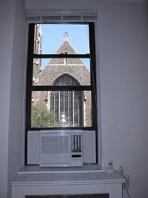 Rented by Metropolis Real Estate of Manhattan | media 7