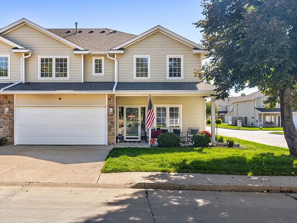 1st image of 813 Red Hawk Way SE