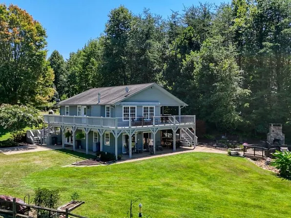 30 Shores Dr, Hayesville, NC 28904