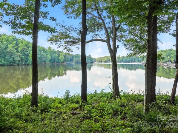 4128 La Crema Dr, Charlotte, NC 28214