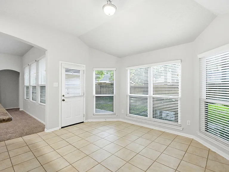 31710 Midlake Park — Photo 17
