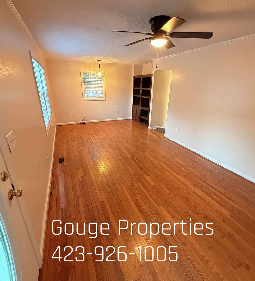 3 bed, 1048 sqft, $1,400 — Photo 2