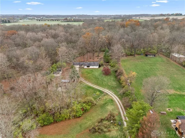 3351 Penewit Rd, Spring Valley, OH 45370