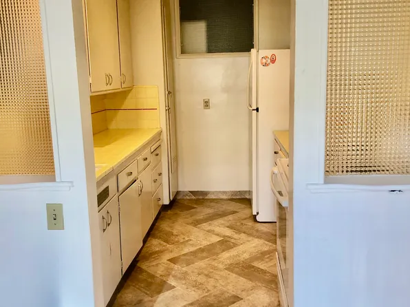 2450 Warring St APT 33, Berkeley, CA 94704