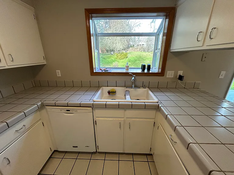 1665 Lorane Hwy — Photo 4
