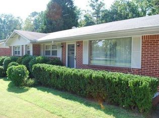 330 Fairview Dr, Fairburn, GA 30213
