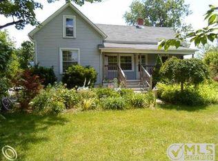 21583 Middlebelt Rd, New Boston, MI 48164