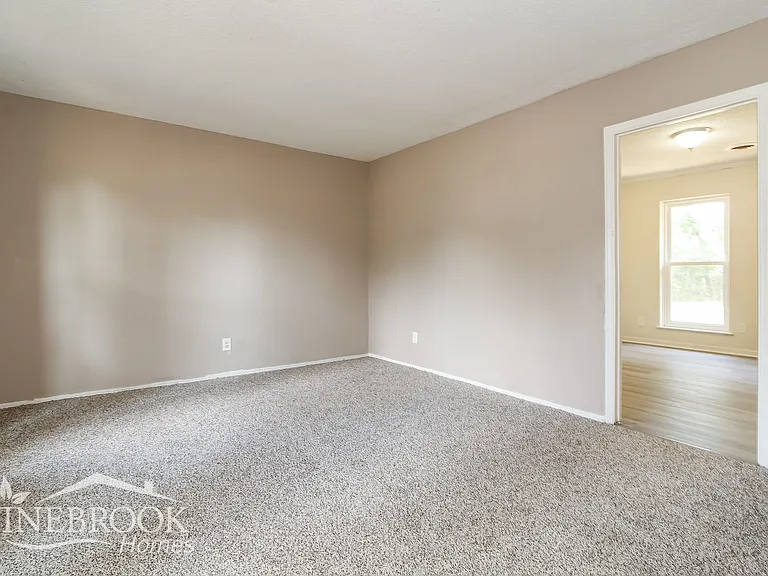454 Mulligan Dr — Photo 7